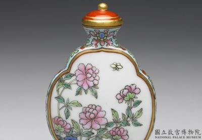 图片[2]-Snuff bottle with imperial poem and floral decoration in famille rose, Qing dynasty, Jiaqing reign (1796-1820)-China Archive